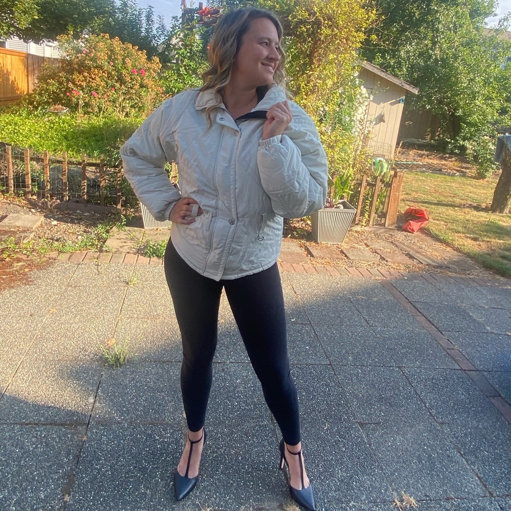 Cream Colored Vintage OBERMEYER ski jacket. VTG